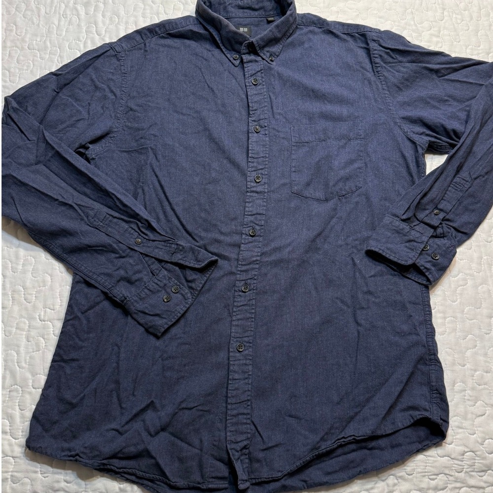 Uniqlo Men Large Button Down Shirt *STAINED* BLUE NORMCORE MINIMALIST LAYERING